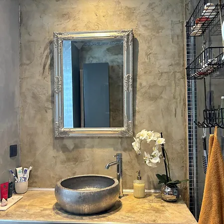 Luxus Maisonette-apartment - Werde Zum Koenig In Der Traumwelt Beerfelde * Steinhofel