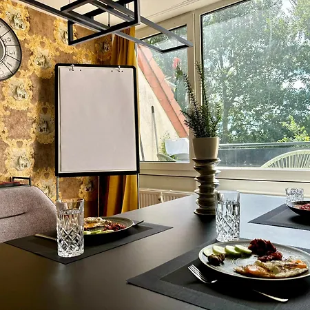 Luxus Maisonette-apartment - Werde Zum Koenig In Der Traumwelt Beerfelde